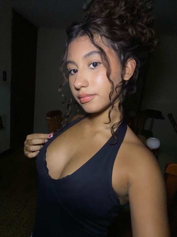 Chat with Valentina